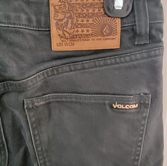 Young men's Volcom dark gray jeans size 28 - Picture 3 of 3